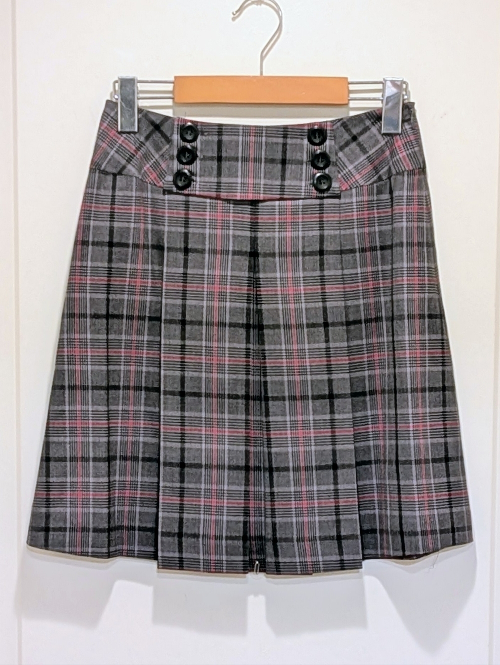 EUC Plum 2 00s Grey, Red and Black Tartan Mini Kilt